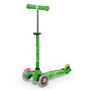 Imagen lateral del Mini Micro Deluxe Verde, scooter seguro y resistente para los más pequeños.