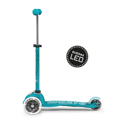 Vista frontal del Micro Scooter Mini Micro Deluxe LED en color Aqua, diseñado para niños de 2 a 5 años.