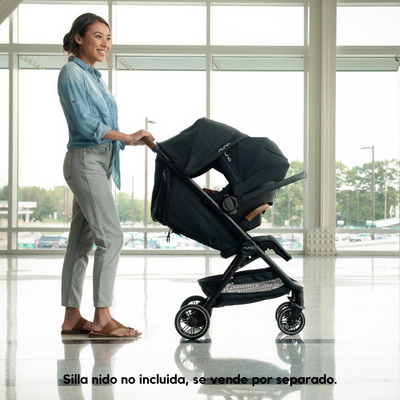 Coche Nuna TRVL™ Black con sistema de acople sin adaptadores para silla nido para la serie PIPA